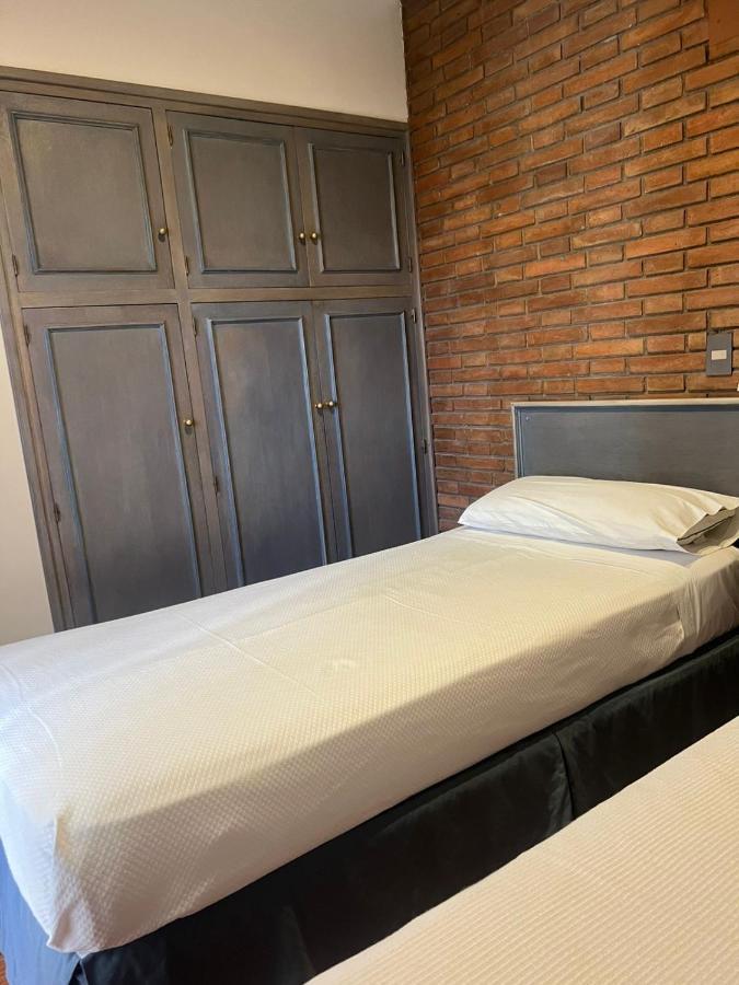 Departamento Centrico Mendoza-Reina Victoria Appartement Buitenkant foto